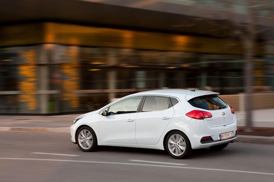  Kia cee&rsquo;d 2012 года  (фото 45 из 72)